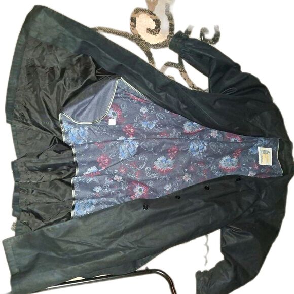 SALE!! Beautiful 6 Petite London Fog 3/4 sleeve Zip out lining Black-Rose Lining - Picture 3 of 10